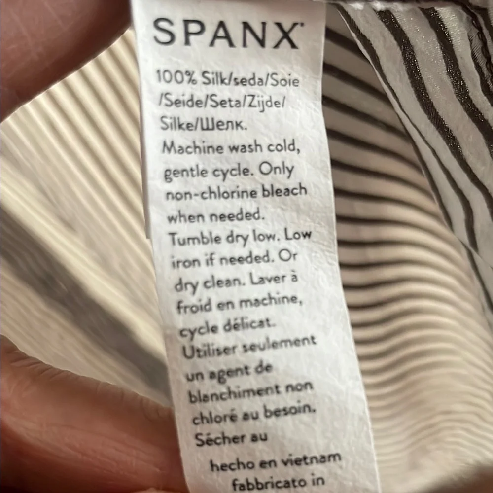 Spanx silk blouse in xl - Picture 3 of 3